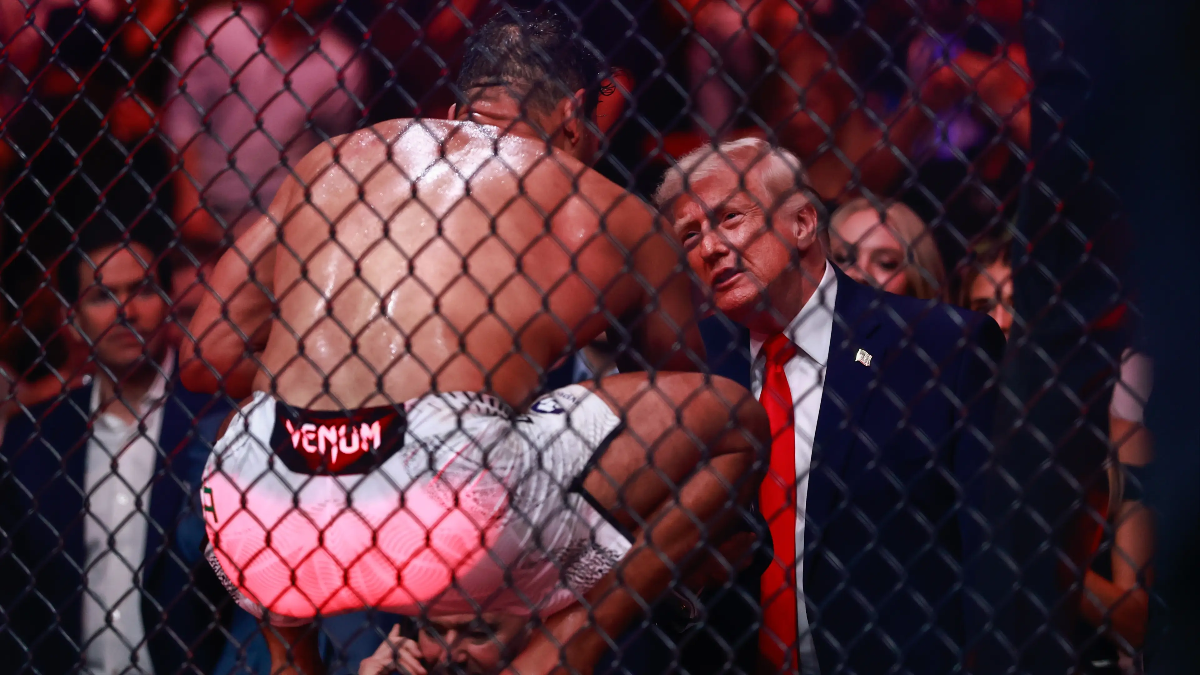 Carmen Mandato/Getty Images