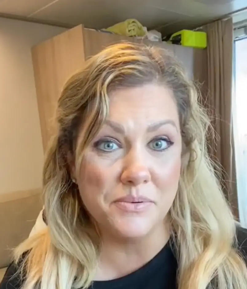Christine shared what it's like living on a cruise ship. (TikTok / @dutchworld_americangirl)