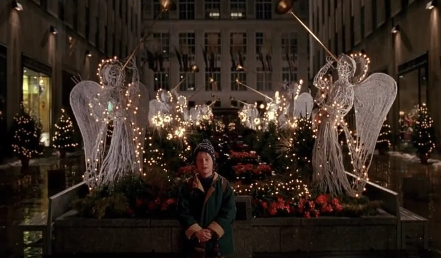 Kevin tours all around New York during his impromptu trip (20th Century Studios)