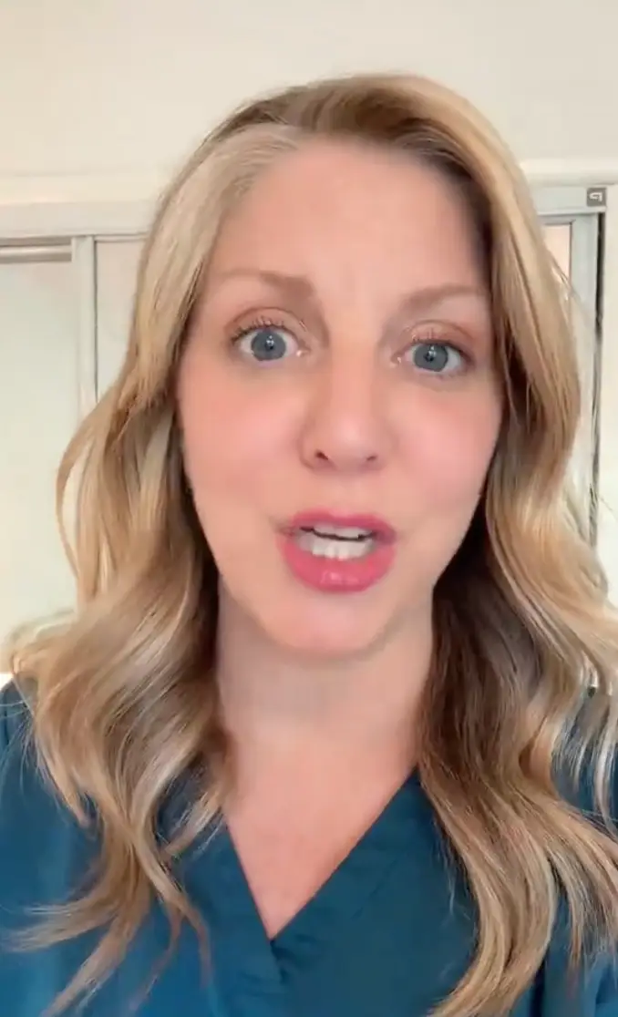 Hospice nurse Julie educates people on death and what happens at the end of a person's life. (TikTok/@hospicenursejulie)