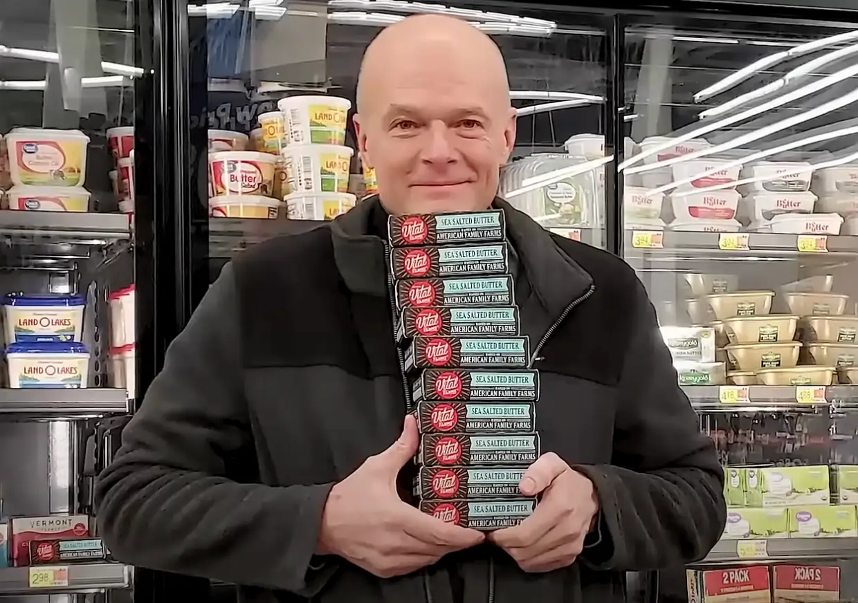 Dr. Sten Ekberg ate 100 tablespoons of butter over 10 days (@drekberg/YouTube)