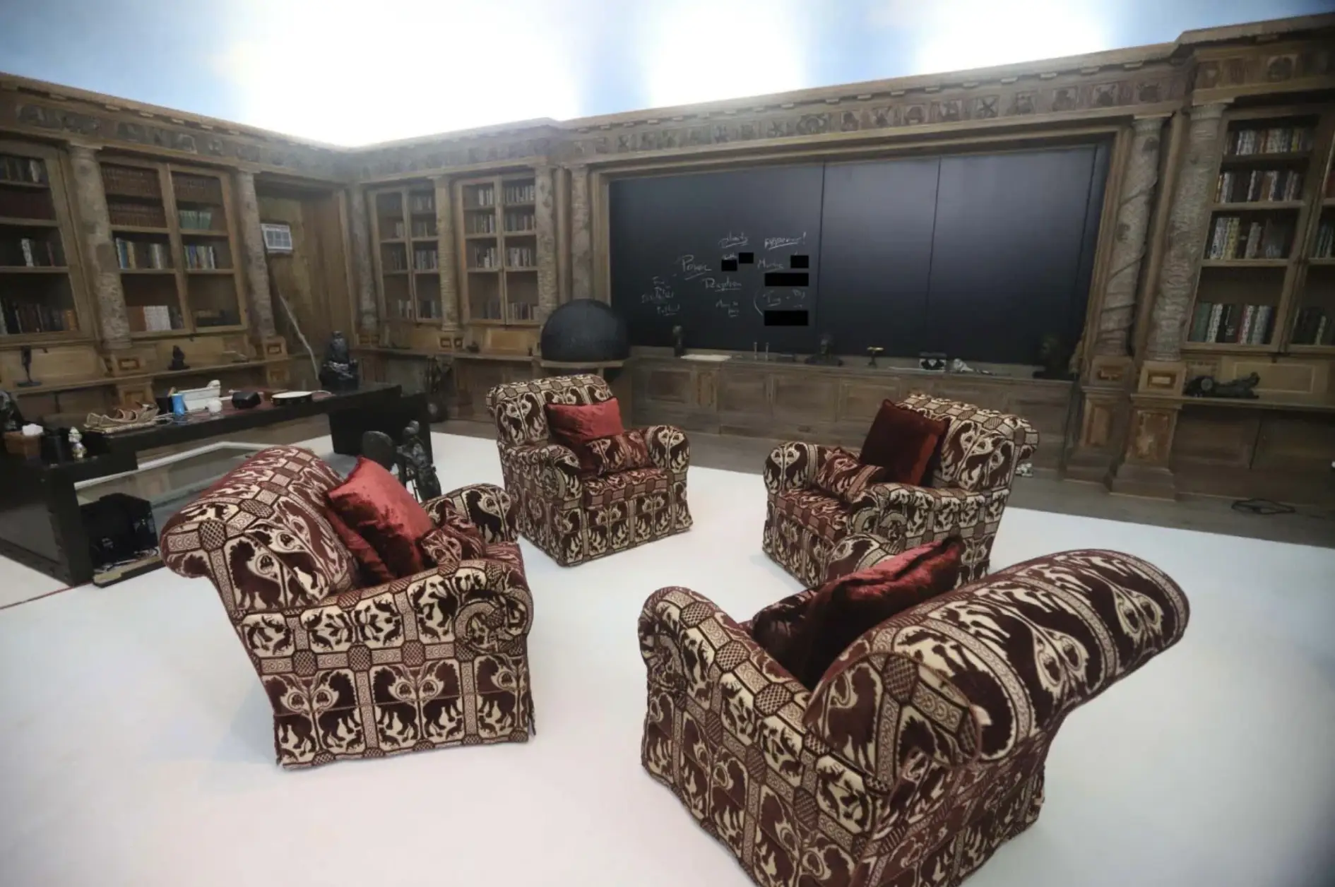 The photos were taken five years ago (House Oversight Committee)