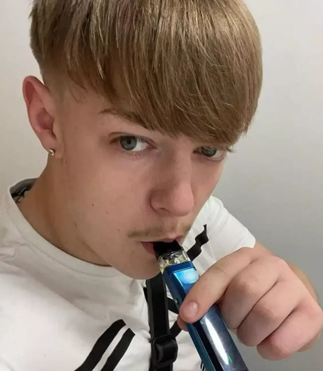 Jayden says he started vaping as a way of 'fitting in' (Kennedy News and Media)