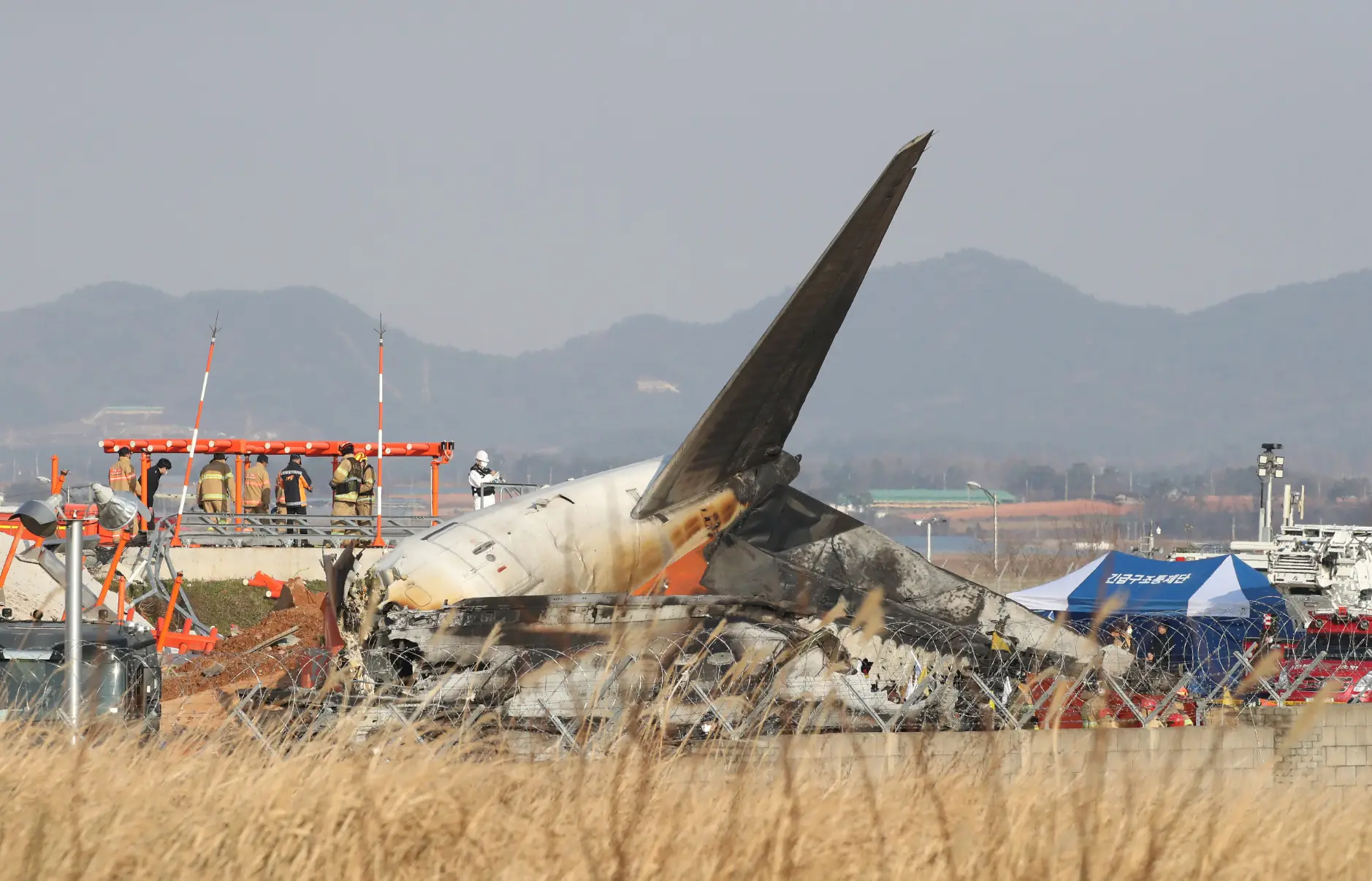 Witnesses reported hearing 'scraping' and 'explosions' (Chung Sung-Jun/Getty Images)