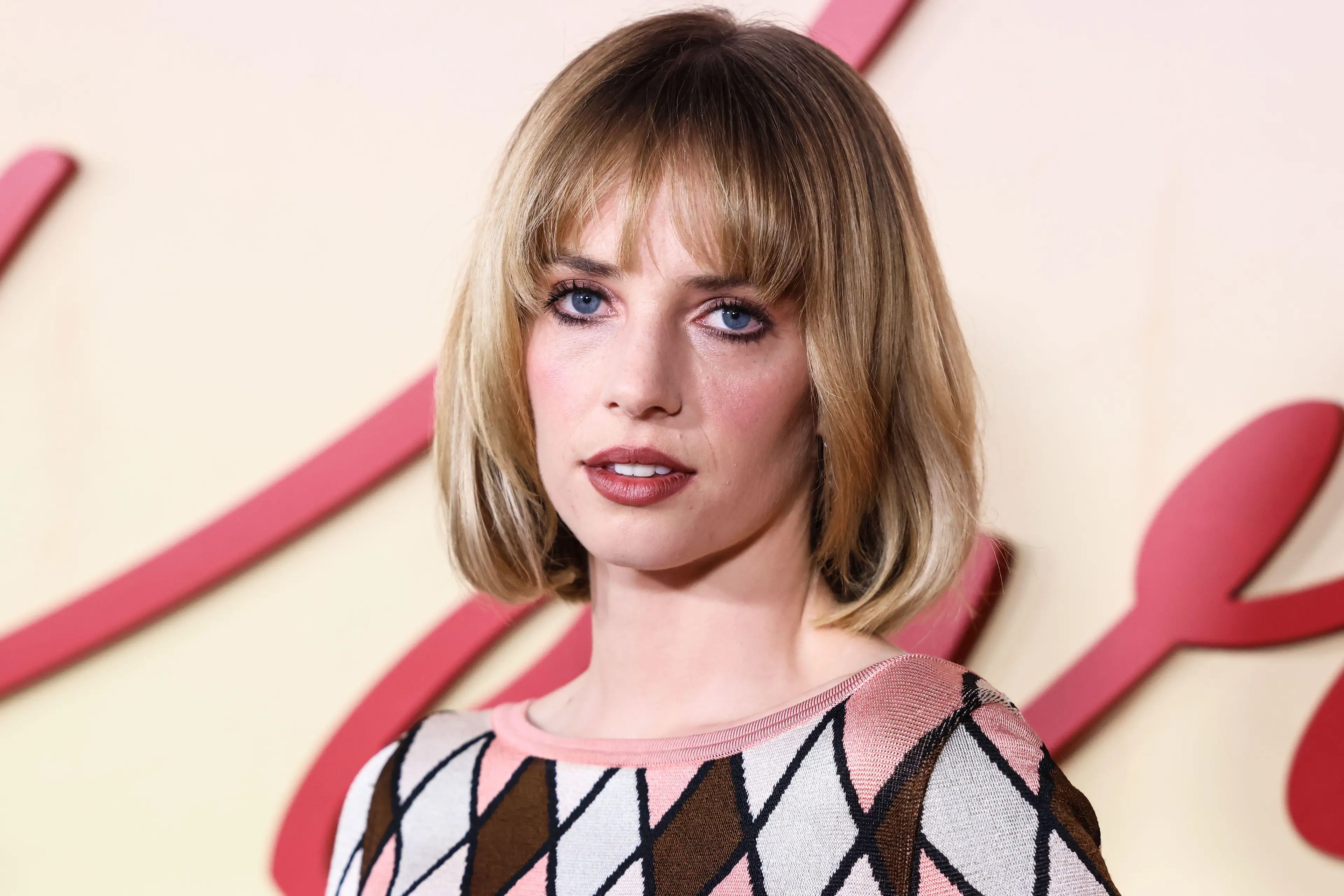 Maya Hawke believes there's too many characters on Stranger Things.