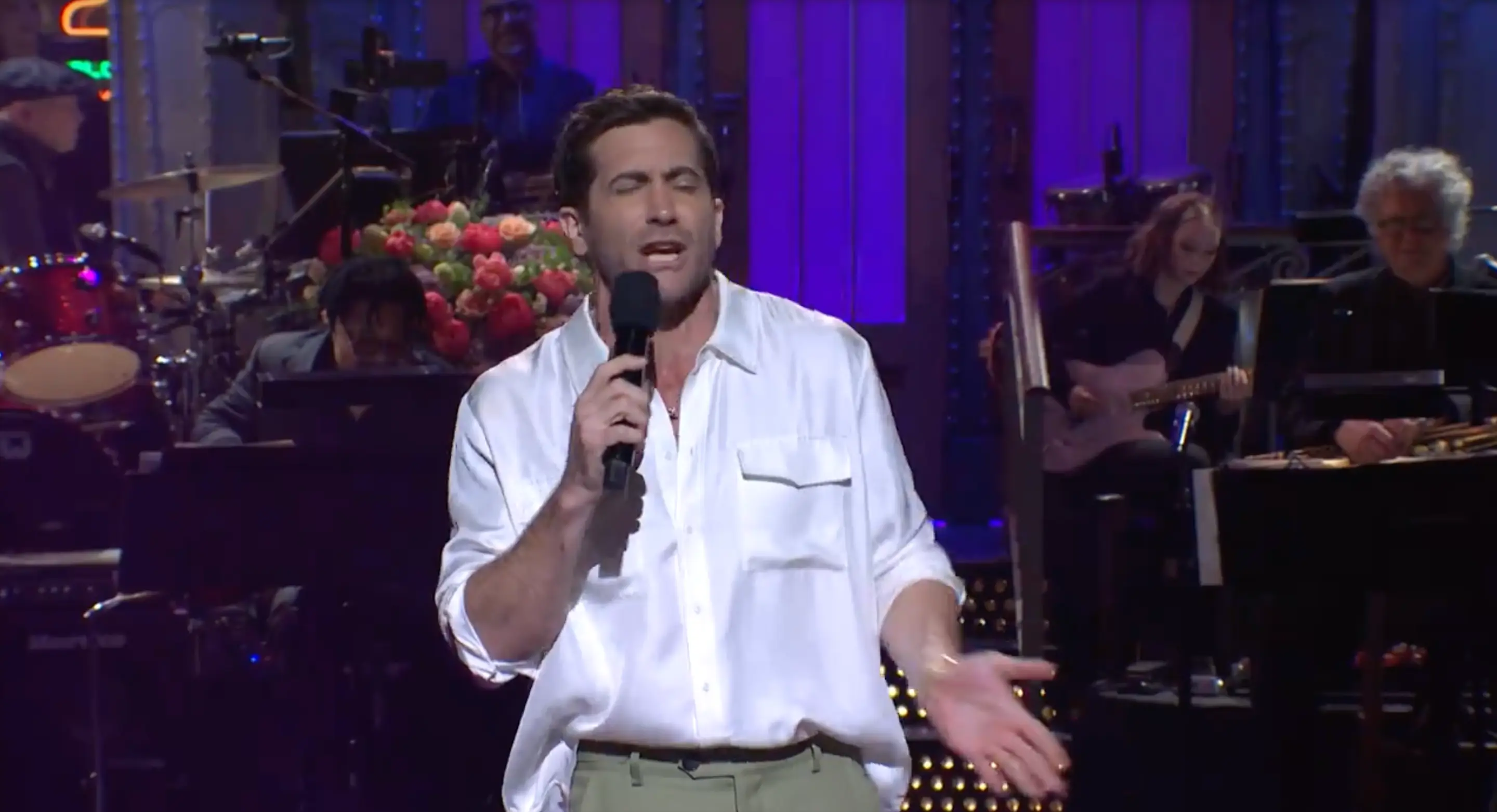Gyllenhaal showed off his vocal abilities. (NBC)