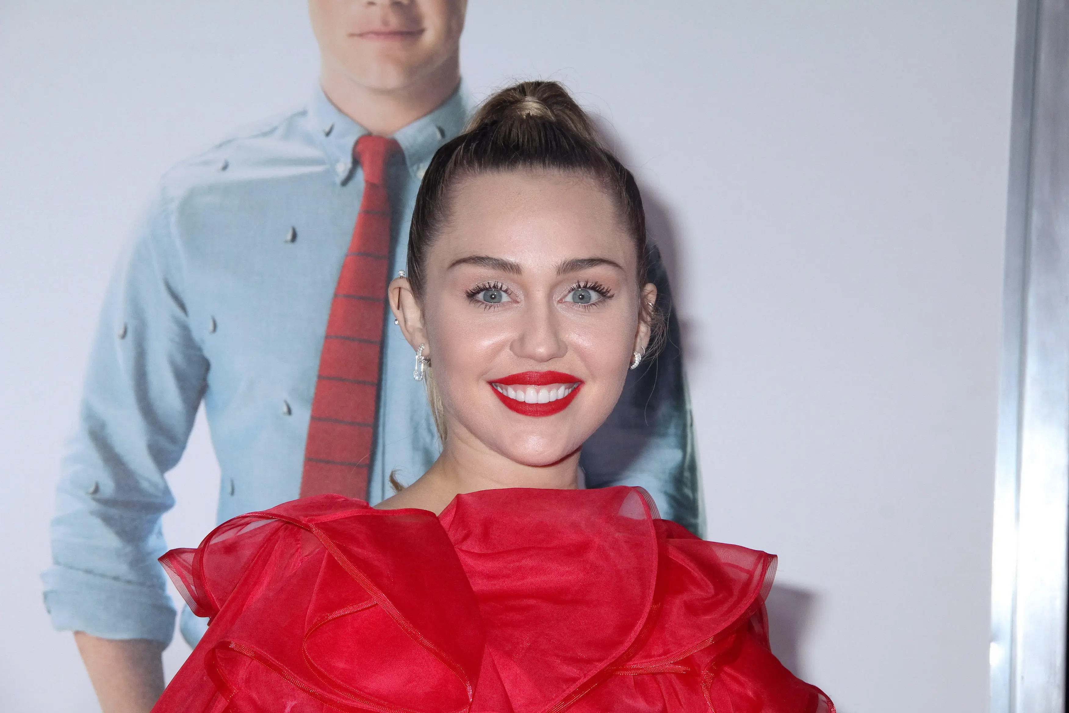 Cyrus and Hemsworth split in 2020.