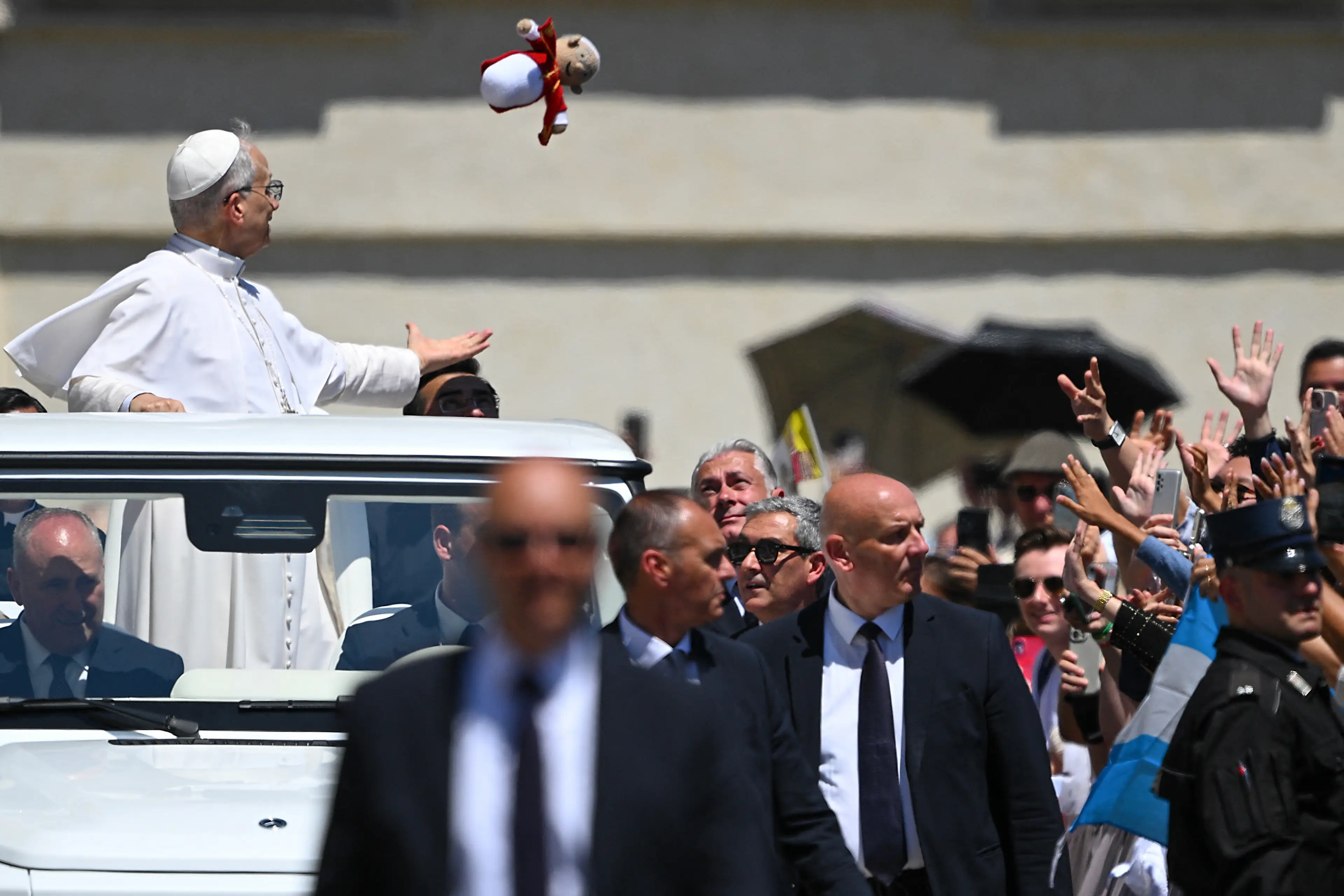 People are pointing out the same issue (ANDREAS SOLARO/AFP via Getty Images)