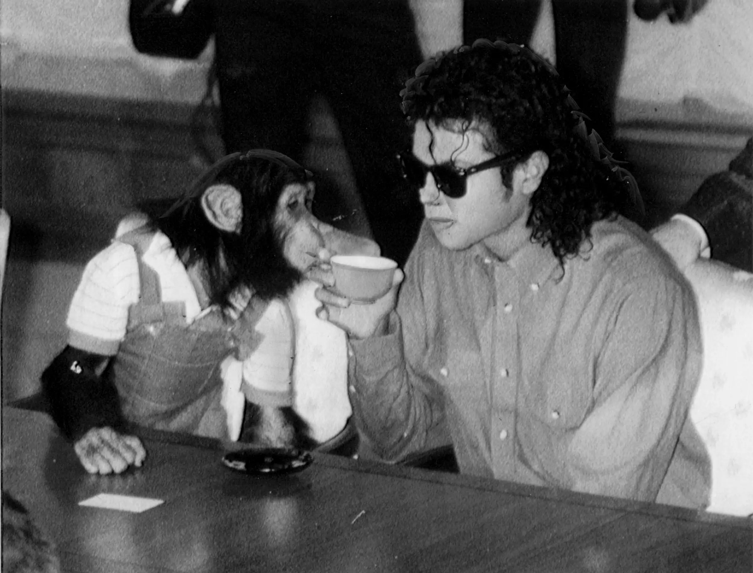 Michael Jackson with Bubbles in Japan in 1987 (Sankei Archive via Getty Images)
