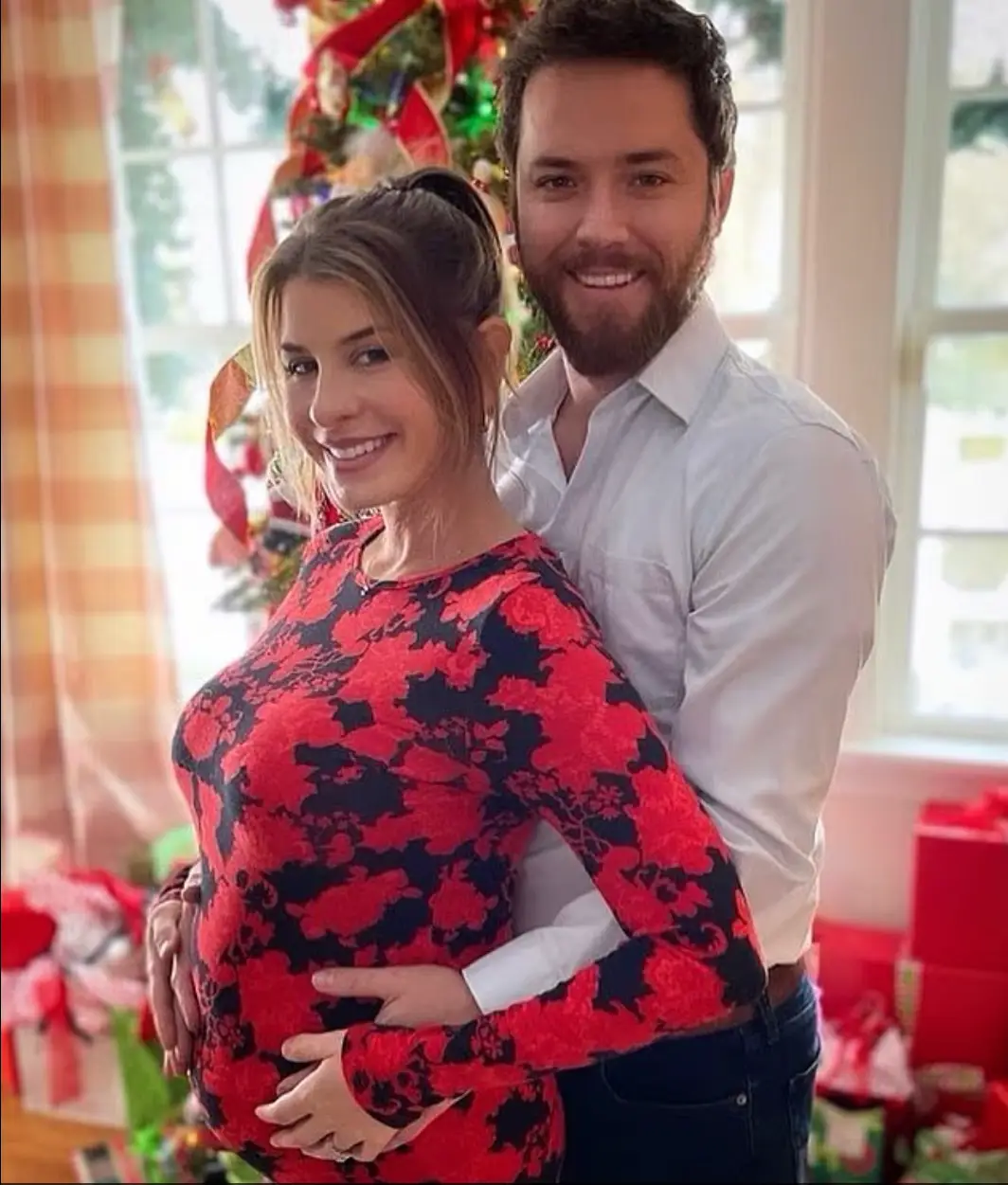 The couple welcomed their daughter in 2023 (Instagram/jeremysumpterofficially)