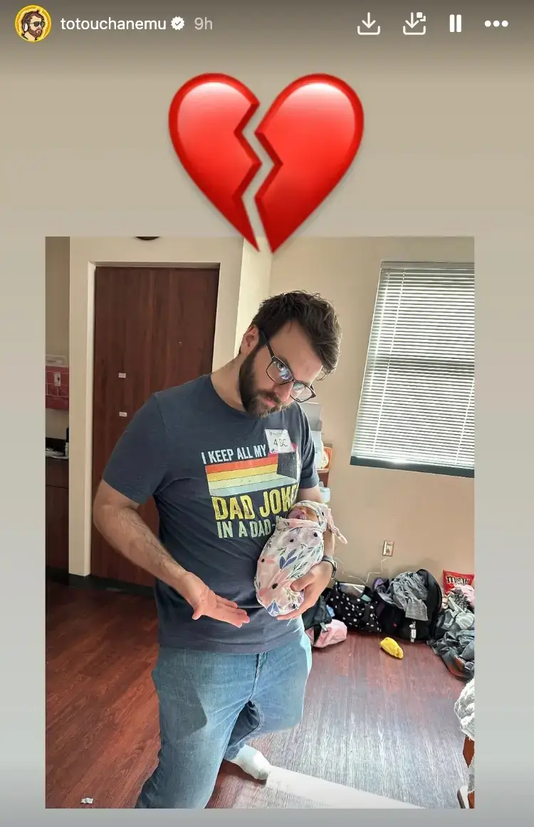 Allen took to Instagram to post a Story of him holding Lily. (Instagram/@totouchanemu)