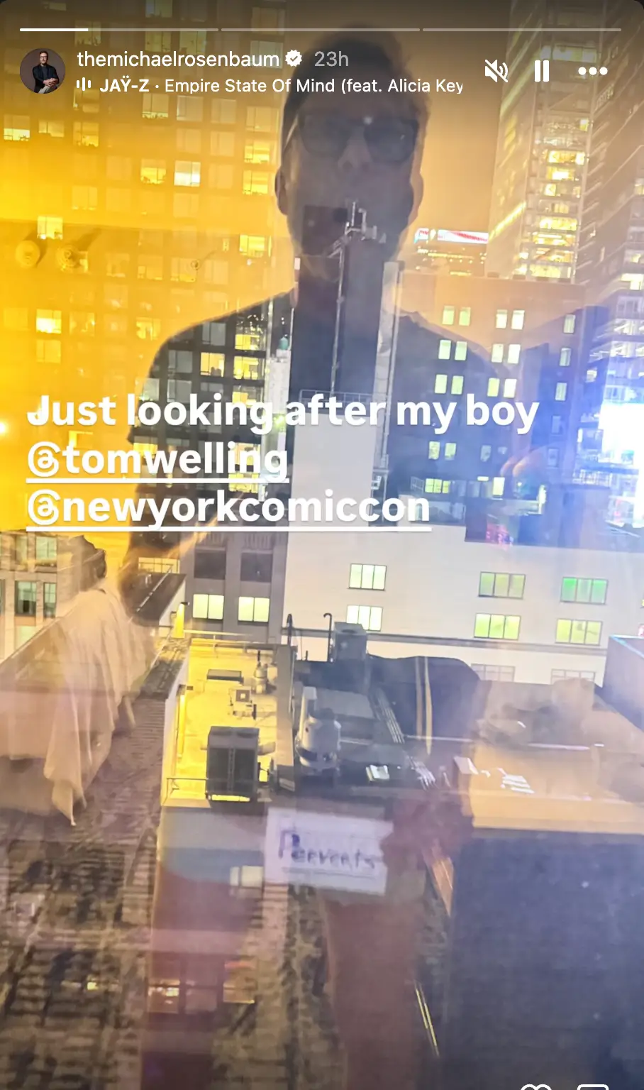 Michael Rosenbaum, who played Lex Luthor on Smallville, shared an Instagram Story joking about Welling's hotel window photo. (Instagram/@themichaelrosenbaum)