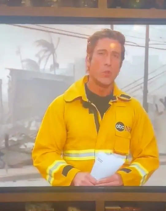 Viewers weren't impressed with David Muir's outfit (@JackOsborne/Twitter)