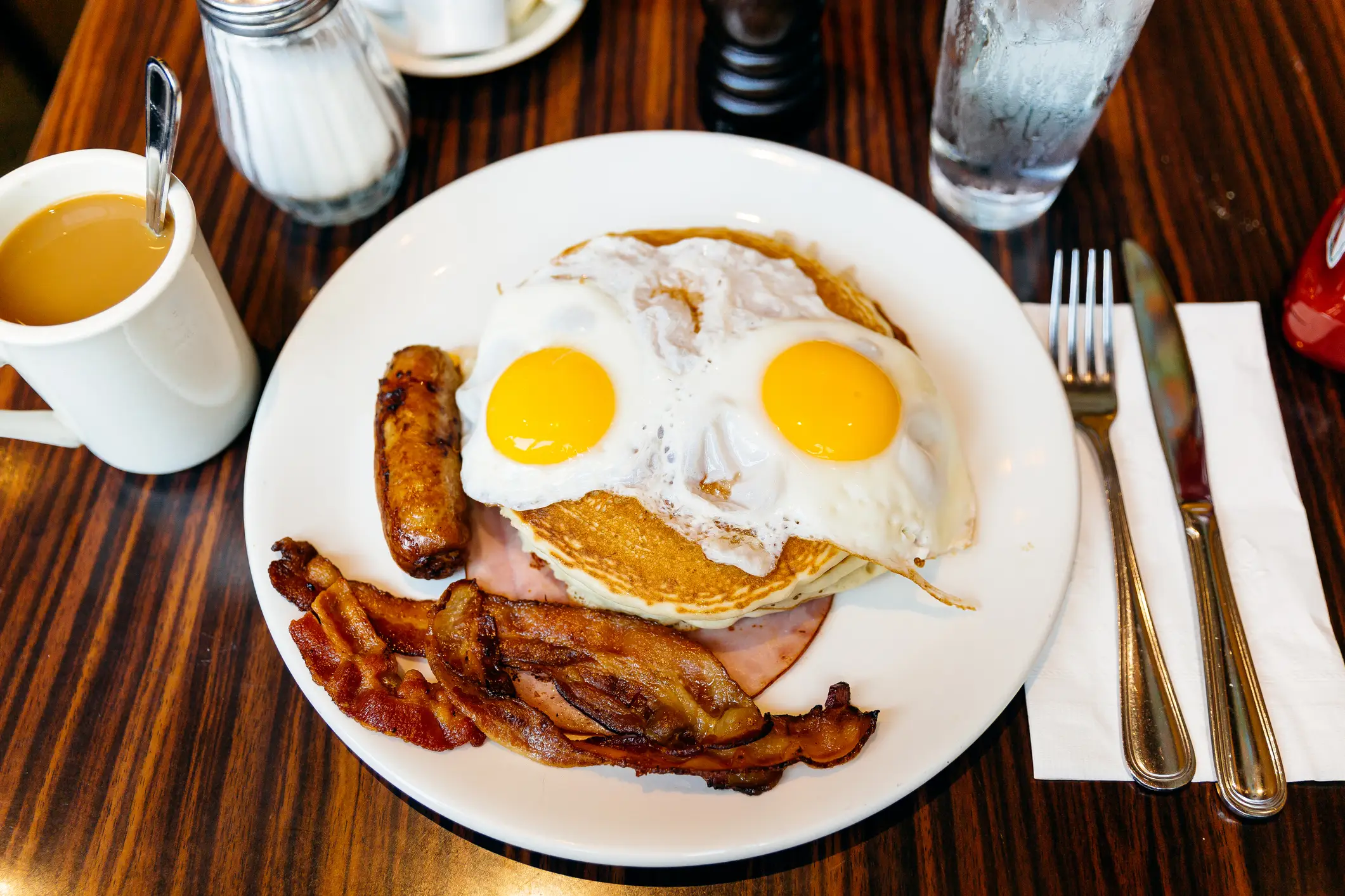 An item on a traditional American breakfast can actually help contribute to your mental longevity (Getty stock)