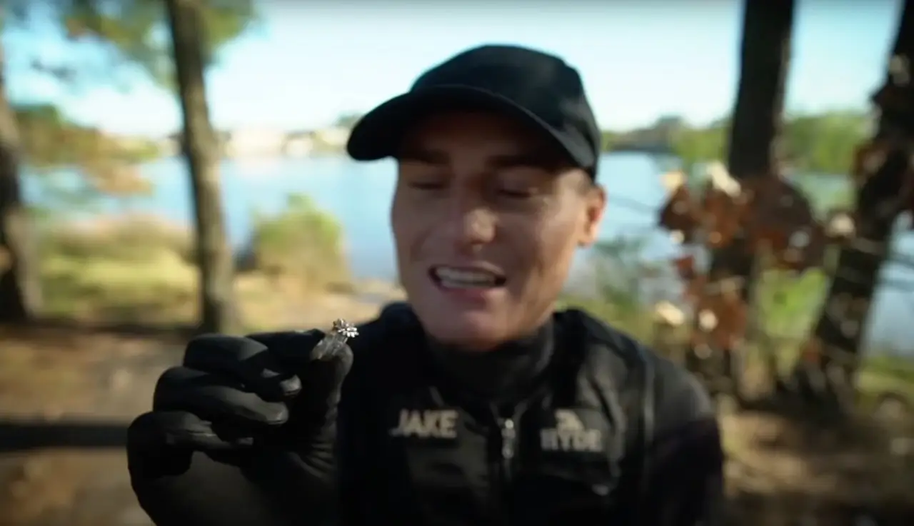 One resilient scuba diver went on the mission of a lifetime to find an abandoned diamond ring in a US river.