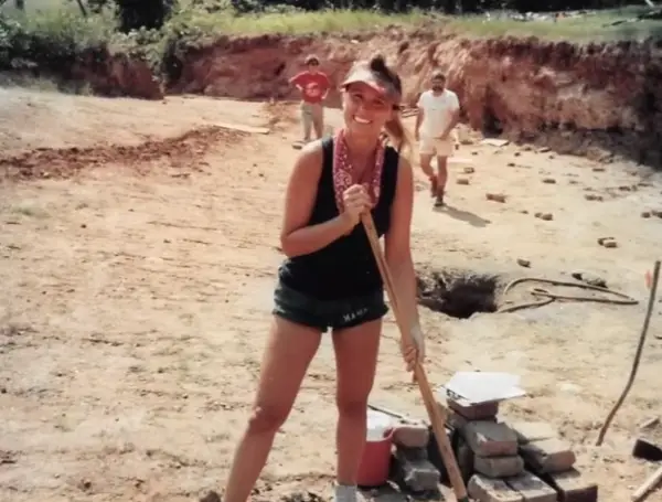 She said she heard a 'pop' at the site of where a stomach ulcer was (YouTube/NDE Journey)