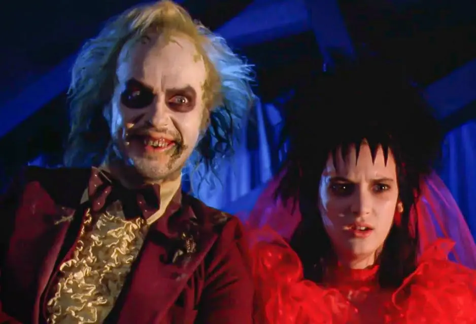 Keaton and Ryder in the original film.