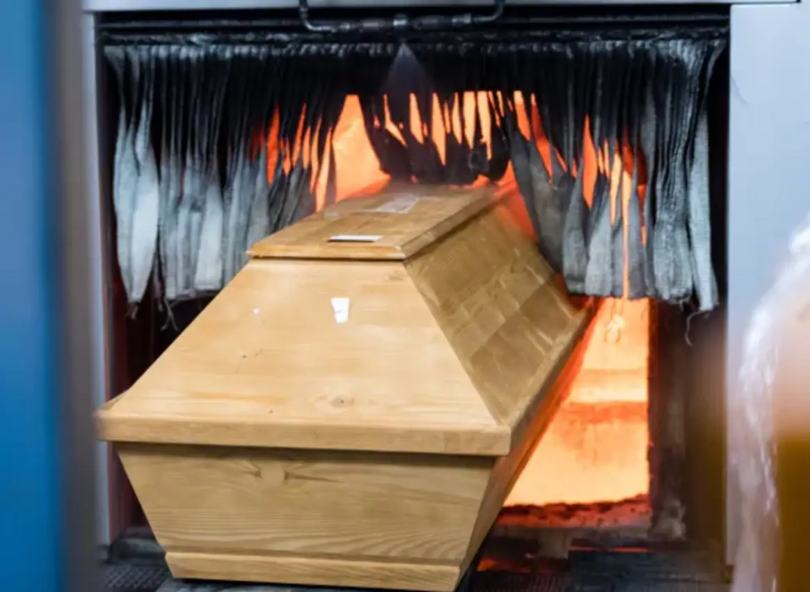 The woman woke up as the crematorium.