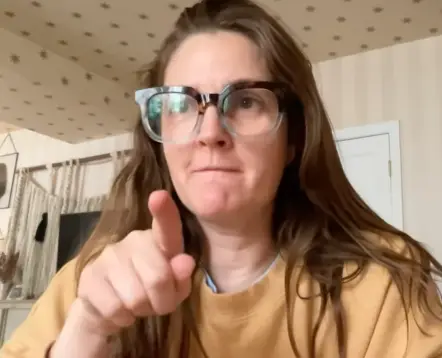 Barrymore has slammed tabloid reports she 'wishes her mother was dead'.