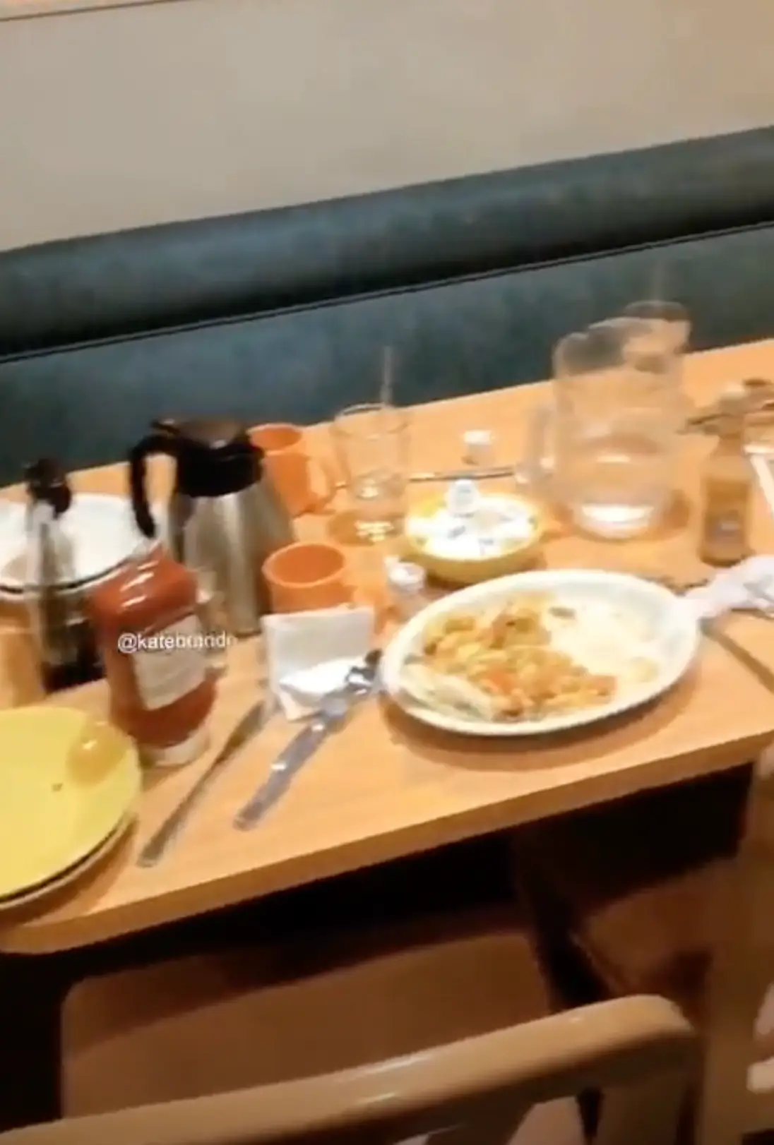 The 'Boomers' table... (TikTok/@katebrande)