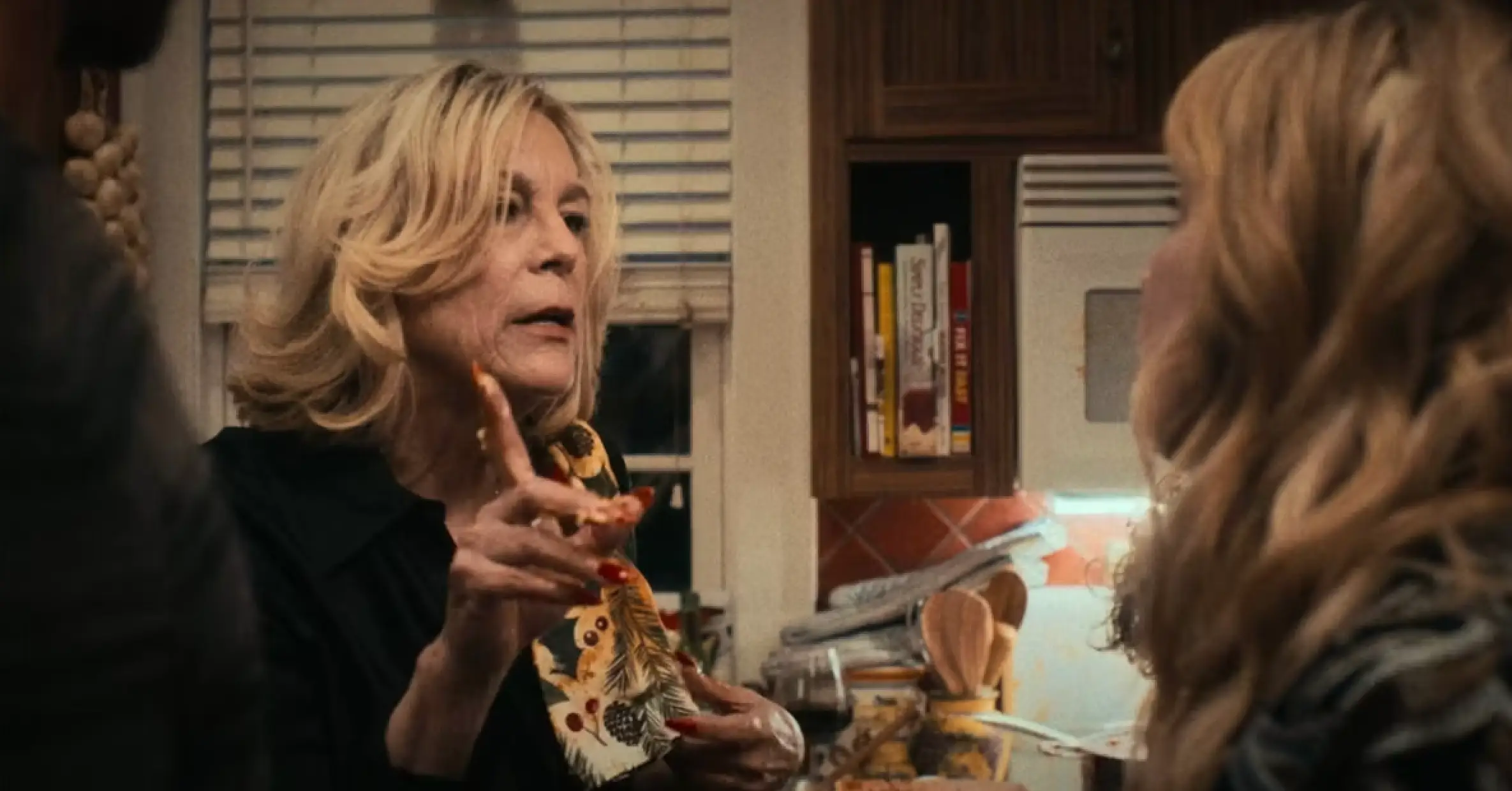 Jamie Lee Curtis in season 2 of The Bear. (FX)