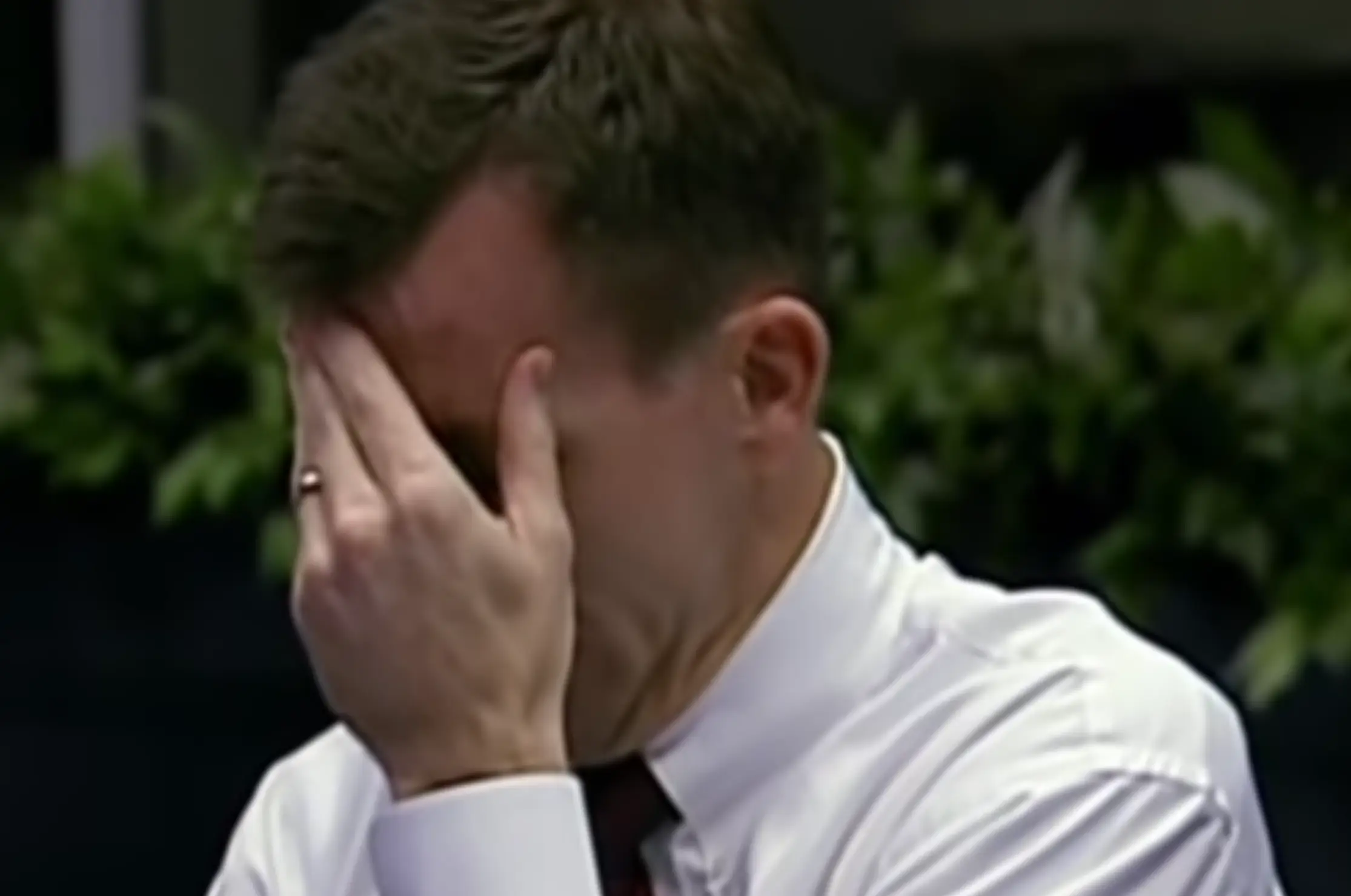 Flight director, Leroy Cain, broke down in tears after losing the Columbia spacecraft.