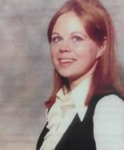 Marlene Warren was killed after being handed flowers and balloons by someone dressed as a clown.