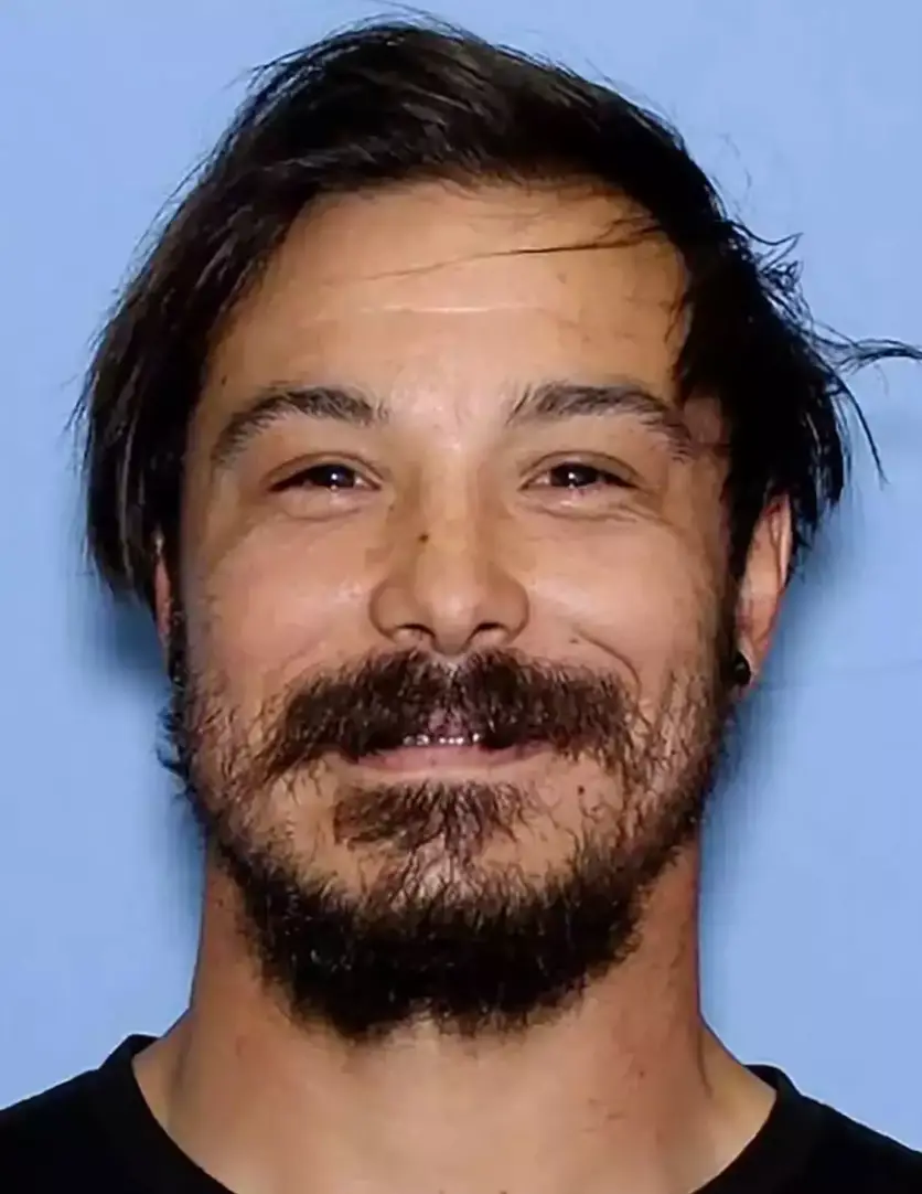 Police are continuing to search for Travis Decker (Wenatchee Police Department)