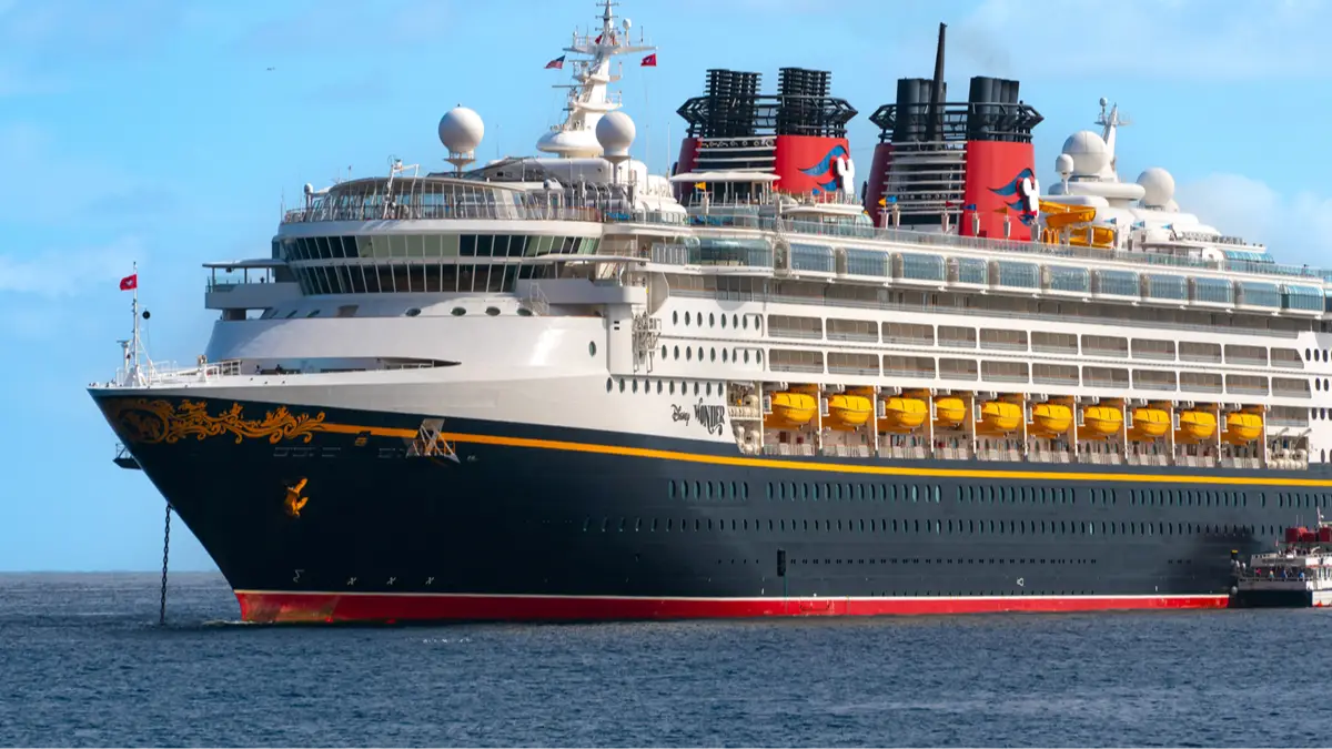 What happens when someone falls overboard as Disney Cruises rescue dad and girl from the ocean