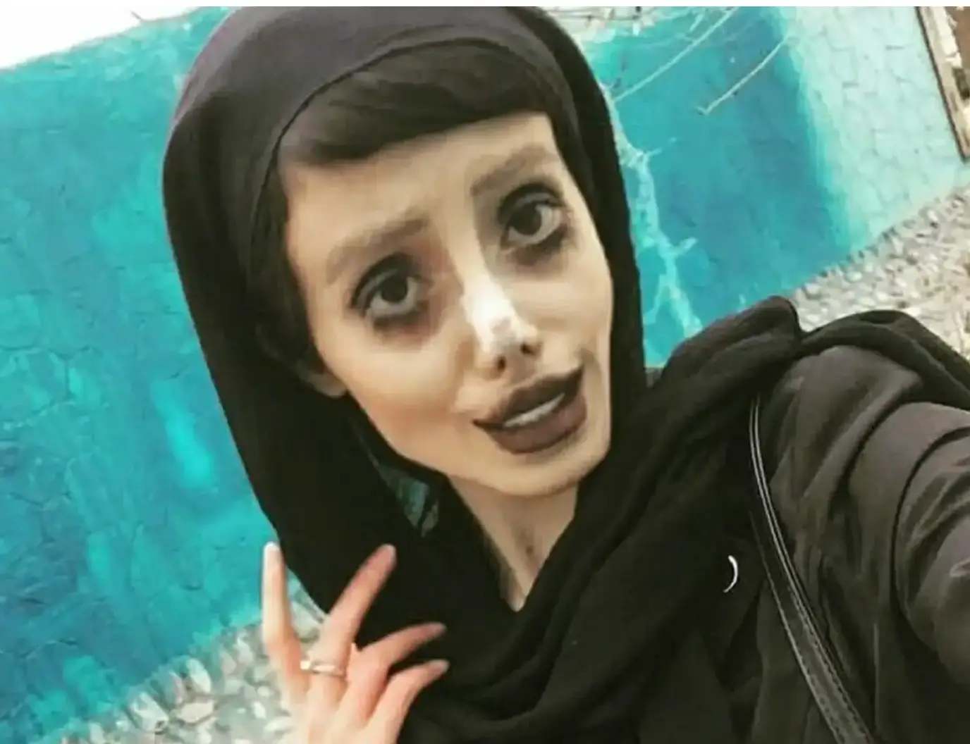 The influencer went viral in 2017 (Instagram/@sahartabar_official)