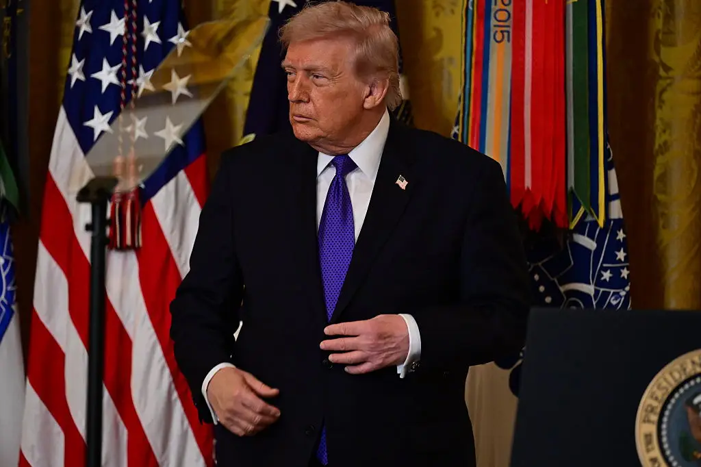 Trump's hand was also visibly bruised during the ceremony (Kyle Mazza/Anadolu via Getty Images)