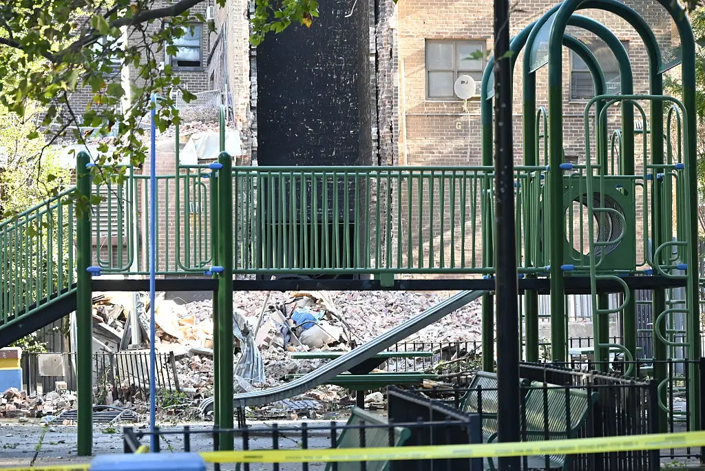The pile of rubble below the partially-collapsed building (Kyle Mazza/Anadolu via Getty Images)