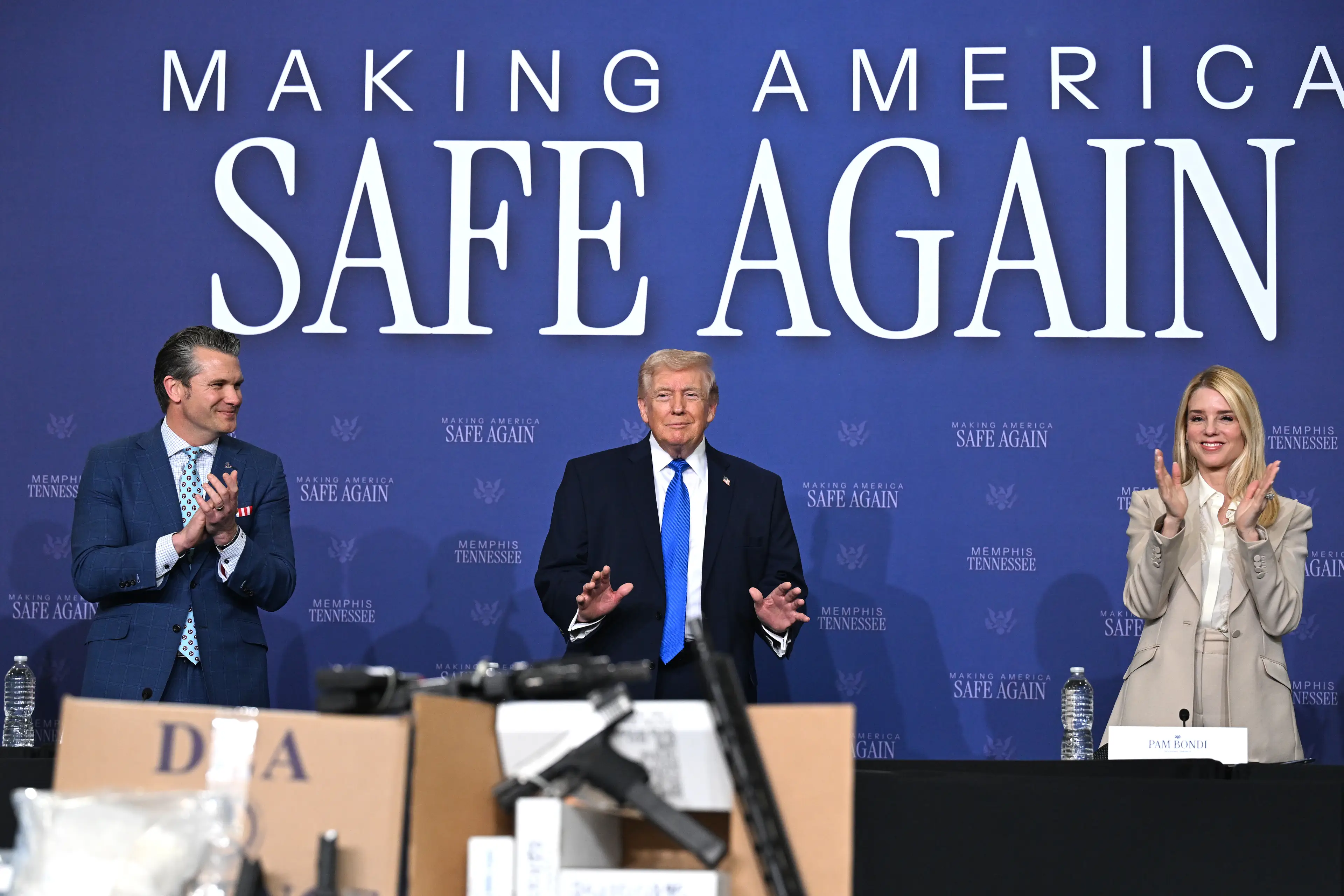 Trump, Hegseth, and US Attorney General Pam Bondi (Roberto Schmidt/Getty Images)