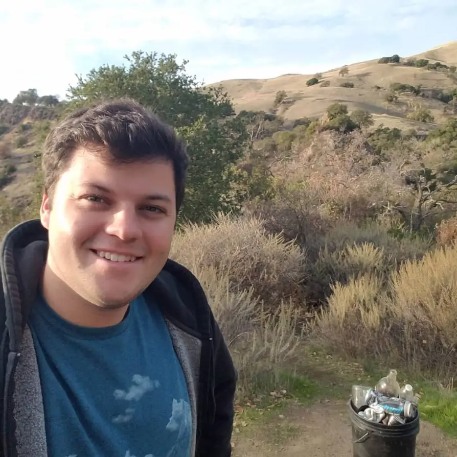 McGregor regularly picks up trash from the Eaton canyon (Instagram/edgarmcgregor_ )