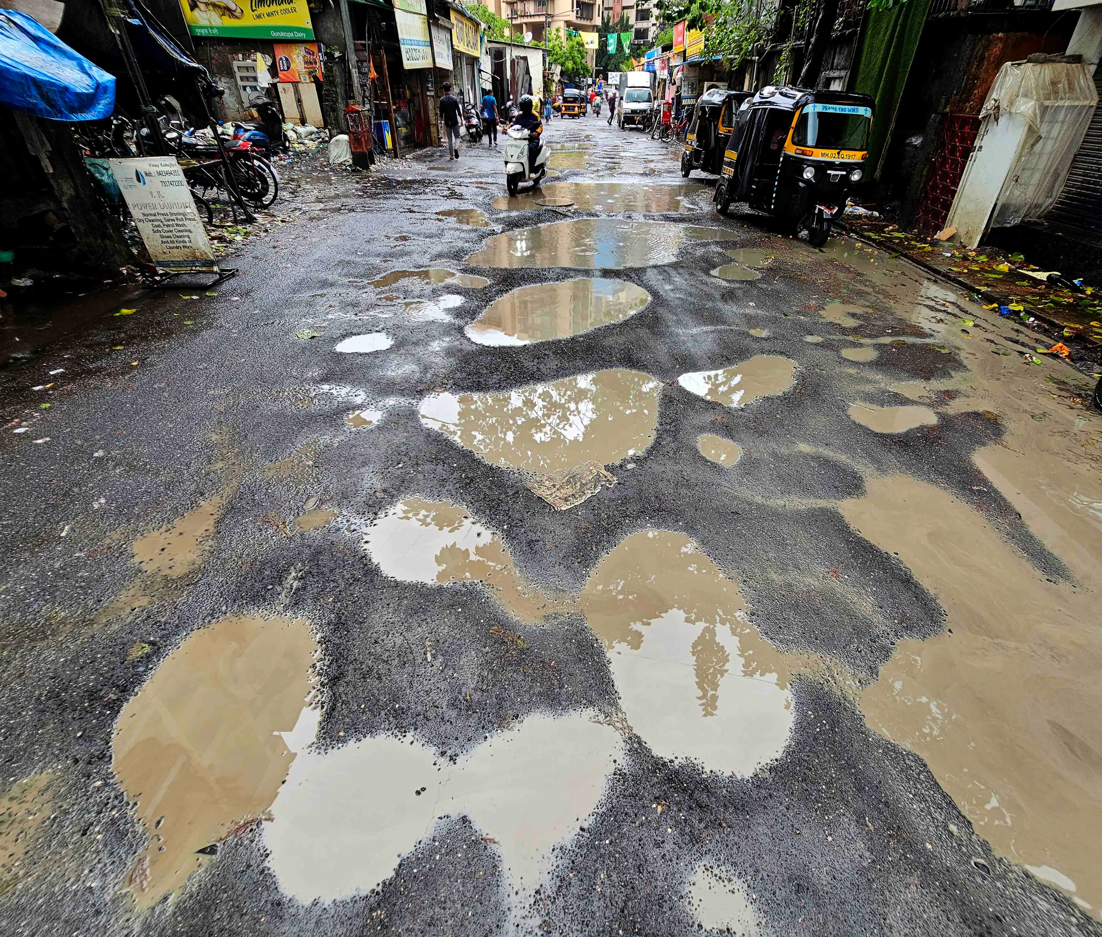 The ambulance came into contact with a pothole.