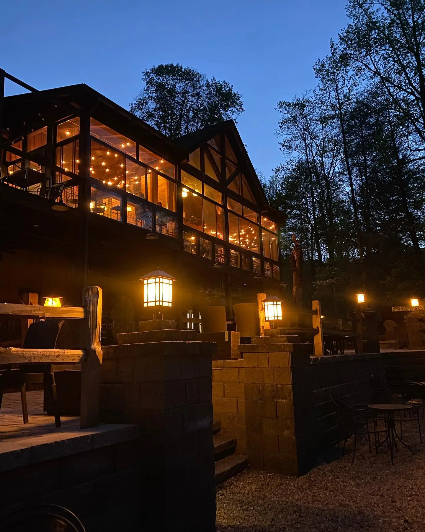 Toccoa Riverside Restaurant has a bad parenting surcharge.