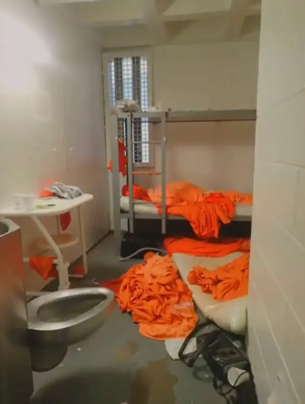 Photos of Epstein's cell after he committed suicide (CBS 60 MINUTES)