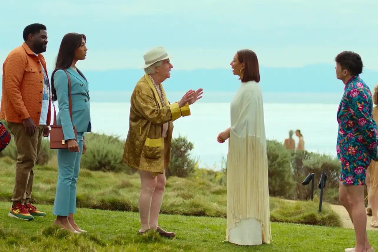 Henry Winkler bares it all in Loot (Apple TV)