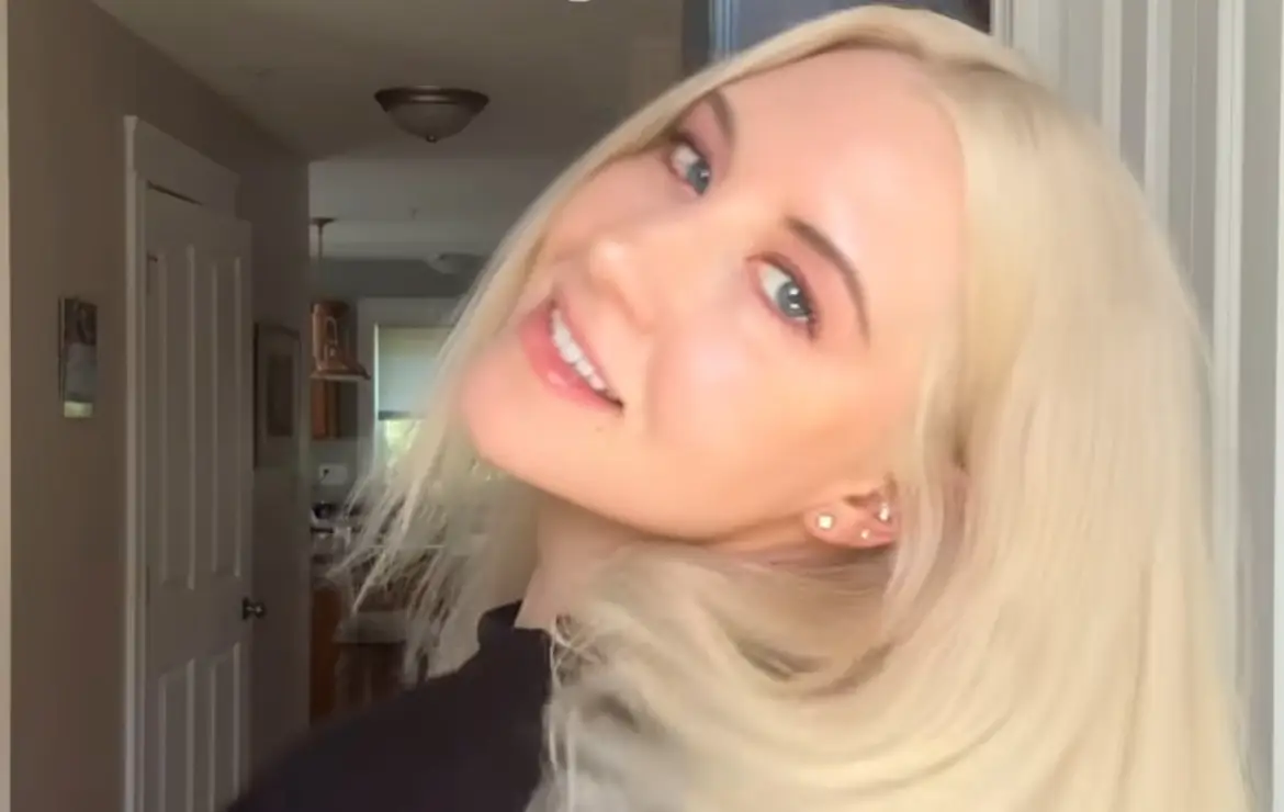 She has branded herself a 'late bloomer'. (Instagram/@itslaurenciaga)