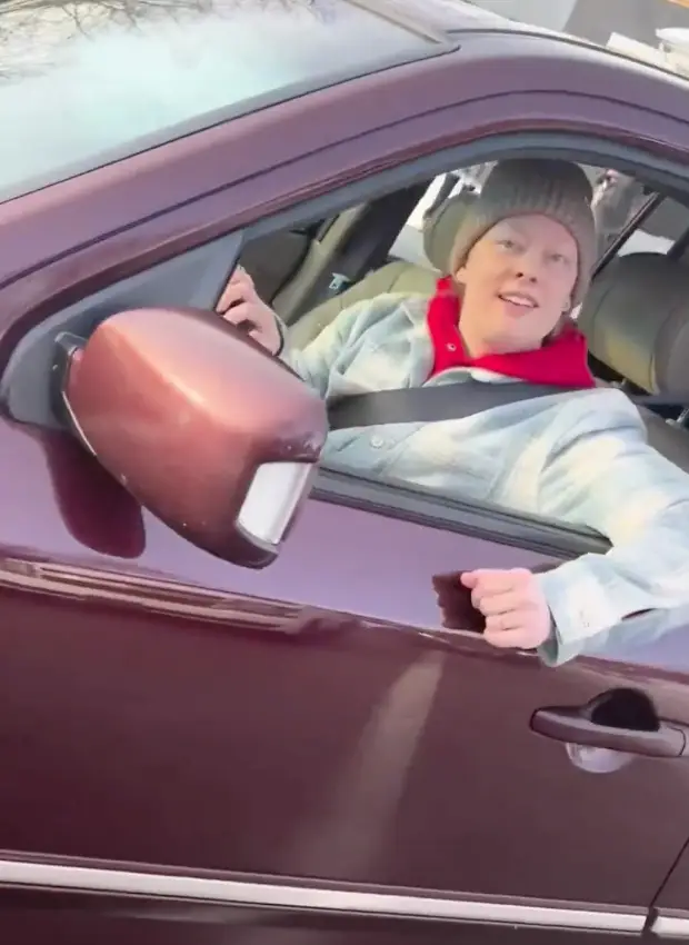 Renee Nicole Good spoke to the officer before the fatal shooting (AlphaNews/Twitter)