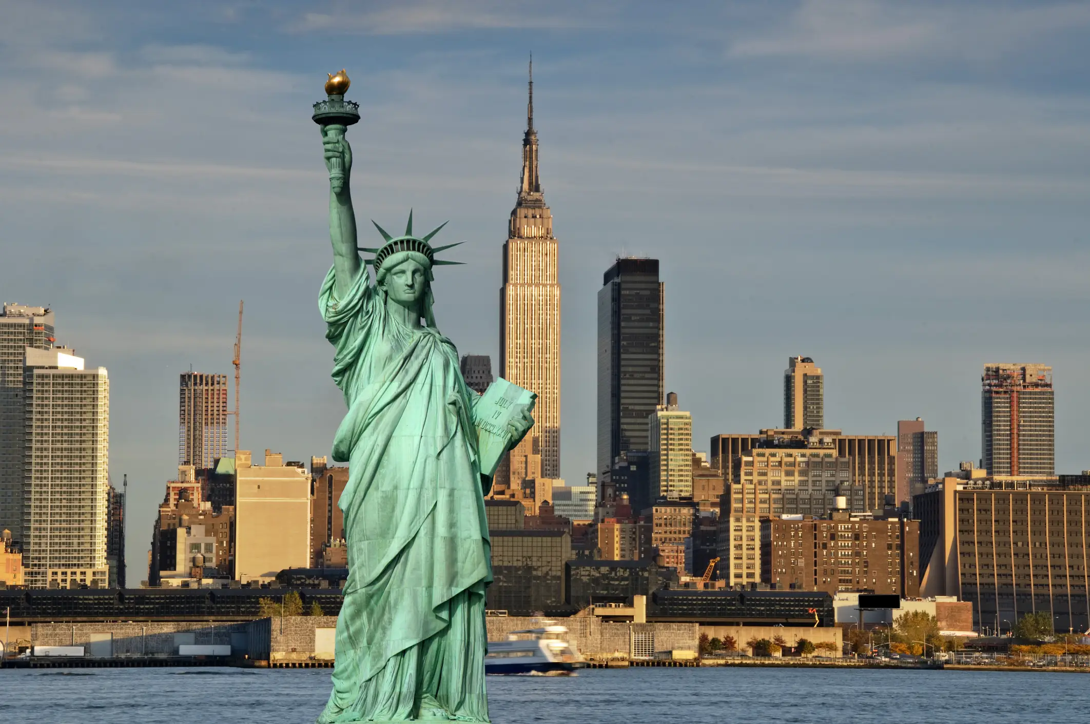 The 2025 OW asteroid is larger than the Statue of Liberty (Upthebanner/Getty Images)