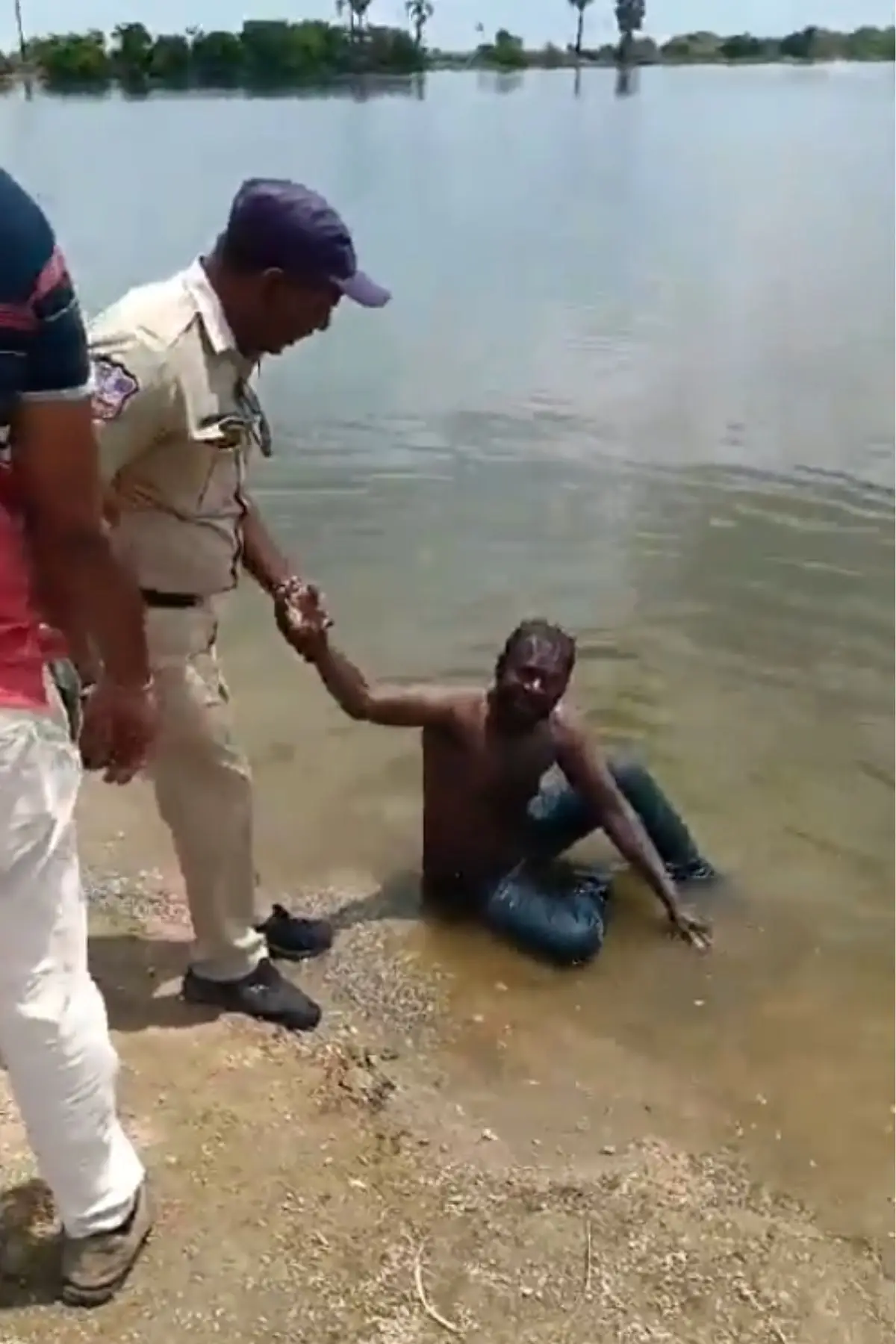 The viral video has wracked up hundreds of comments from viewers. (Viral Press)