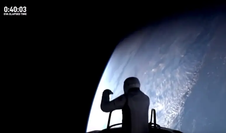 Jared Isaacman emerging from the capsule (Twitter/ @PolarisProgram)