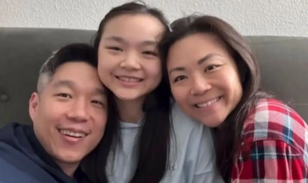 Alison reappeared outside of a television studio. (KTLA 5)