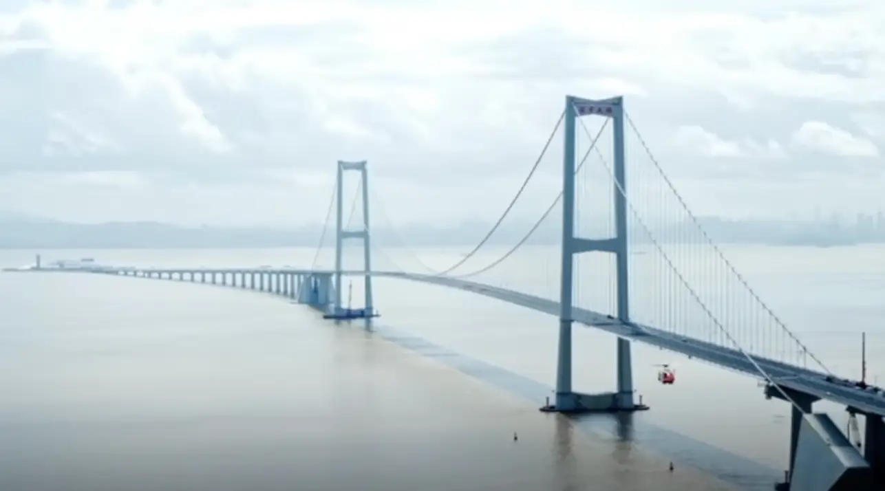 Shenzhen-Zhonshan Link has just been opened in south China (CGTN)