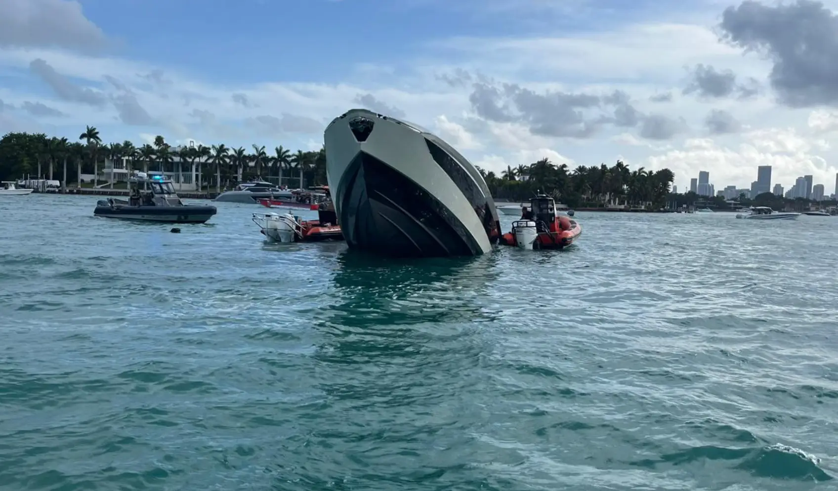 It's currently unclear how the incident happened (@USCGSoutheast/Twitter)