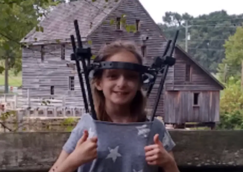 Kayley was diagnosed at the age of nine (YouTube/ Special Books by Special Kids) 