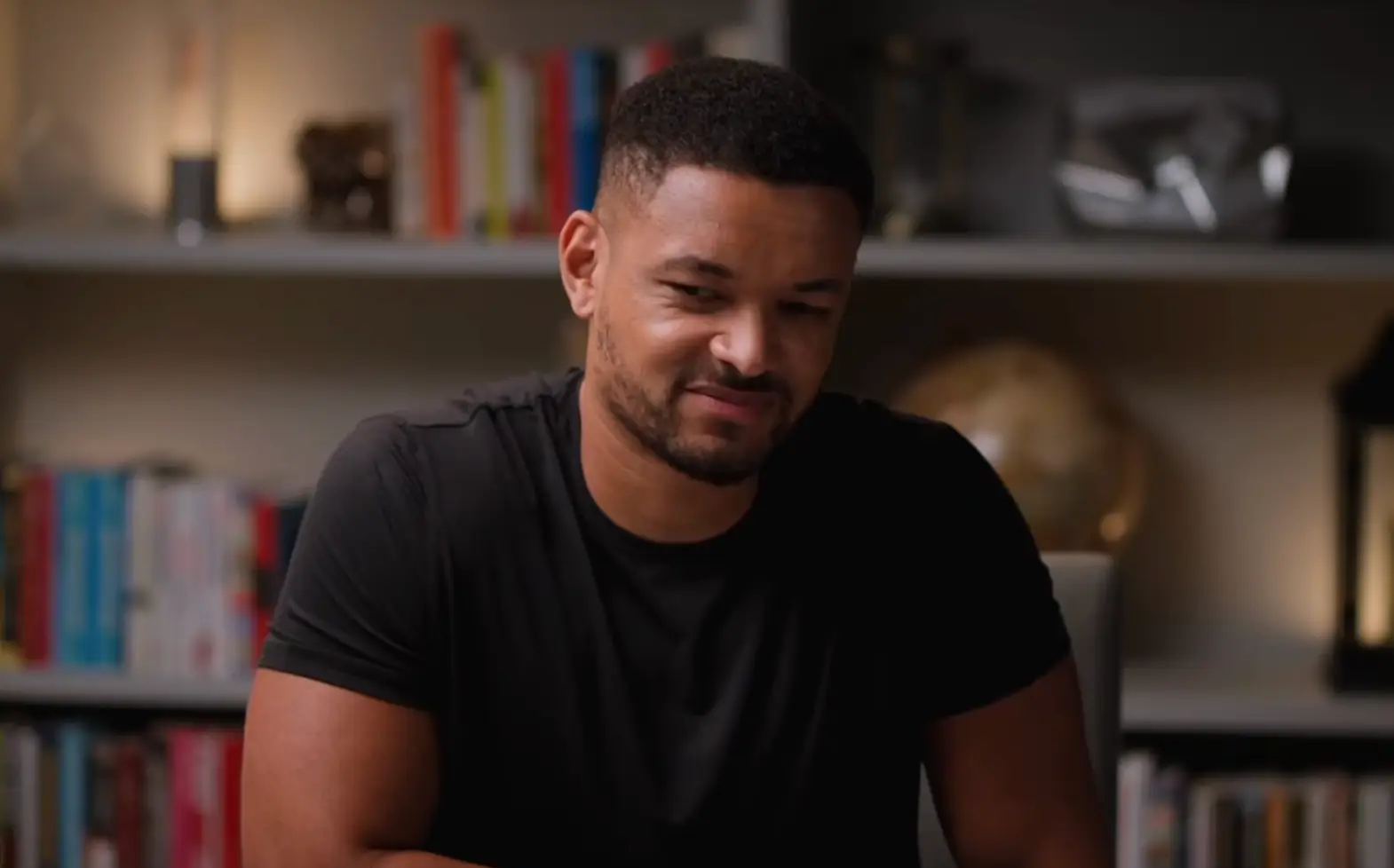 Podcast host Steven Bartlett said seeing her demonstrate how to use the device gave him 'shivers' (The Diary Of a CEO/YouTube)