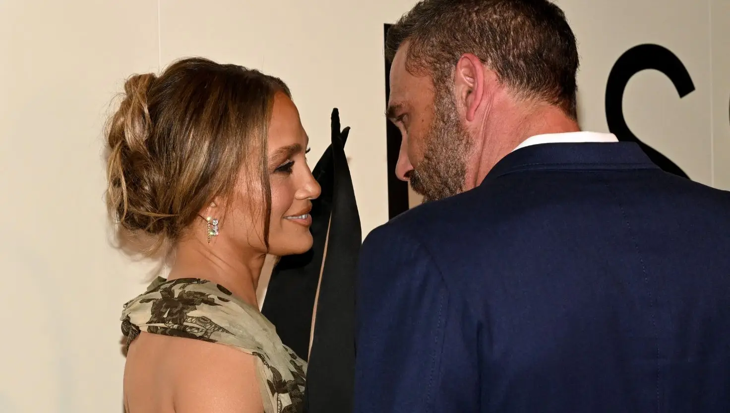 A body language expert weighed in on the pair's actions at the New York City event (Aurora Rose/Variety via Getty Images)