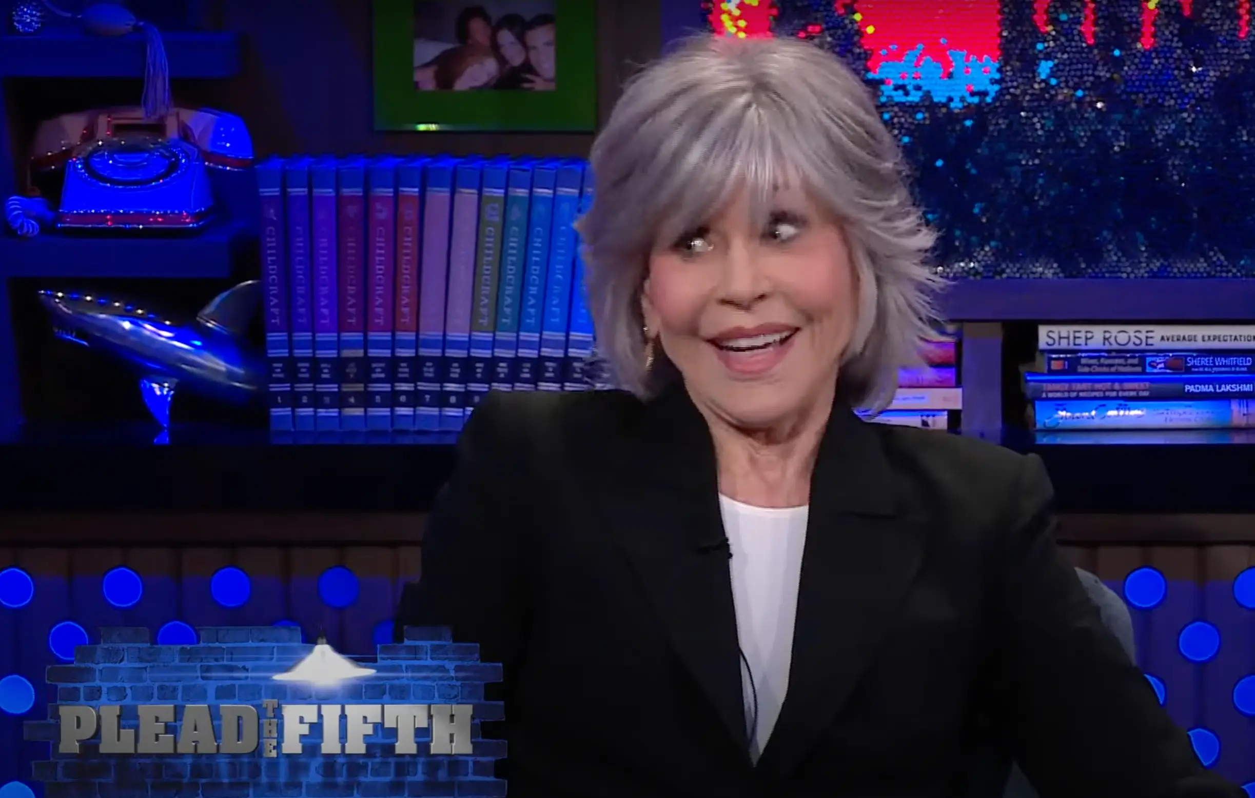 Jane Fonda accused a Hollywood director of trying to 'go to bed' with her.